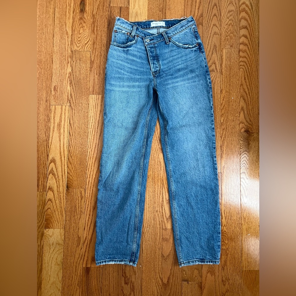 Abercrombie and Fitch The Dad High Rise Jeans